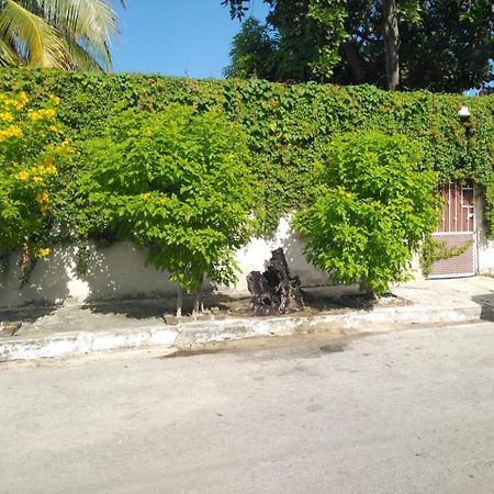 Bonita Casa A Dos Cuadras Del Mar Vila Playa del Carmen Exterior foto